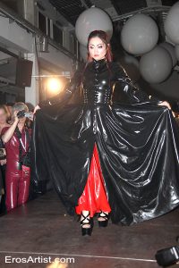 mistress amrita wearing hw design latex- at german fetish ball 2010