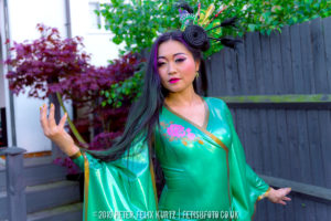 mistress amrita wearing green latex kimono by bondinage photo by peter felix kurtz